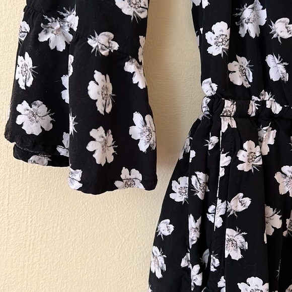 Abercrombie & Fitch Size XS Romper Barely Worn - Picture 5 of 7